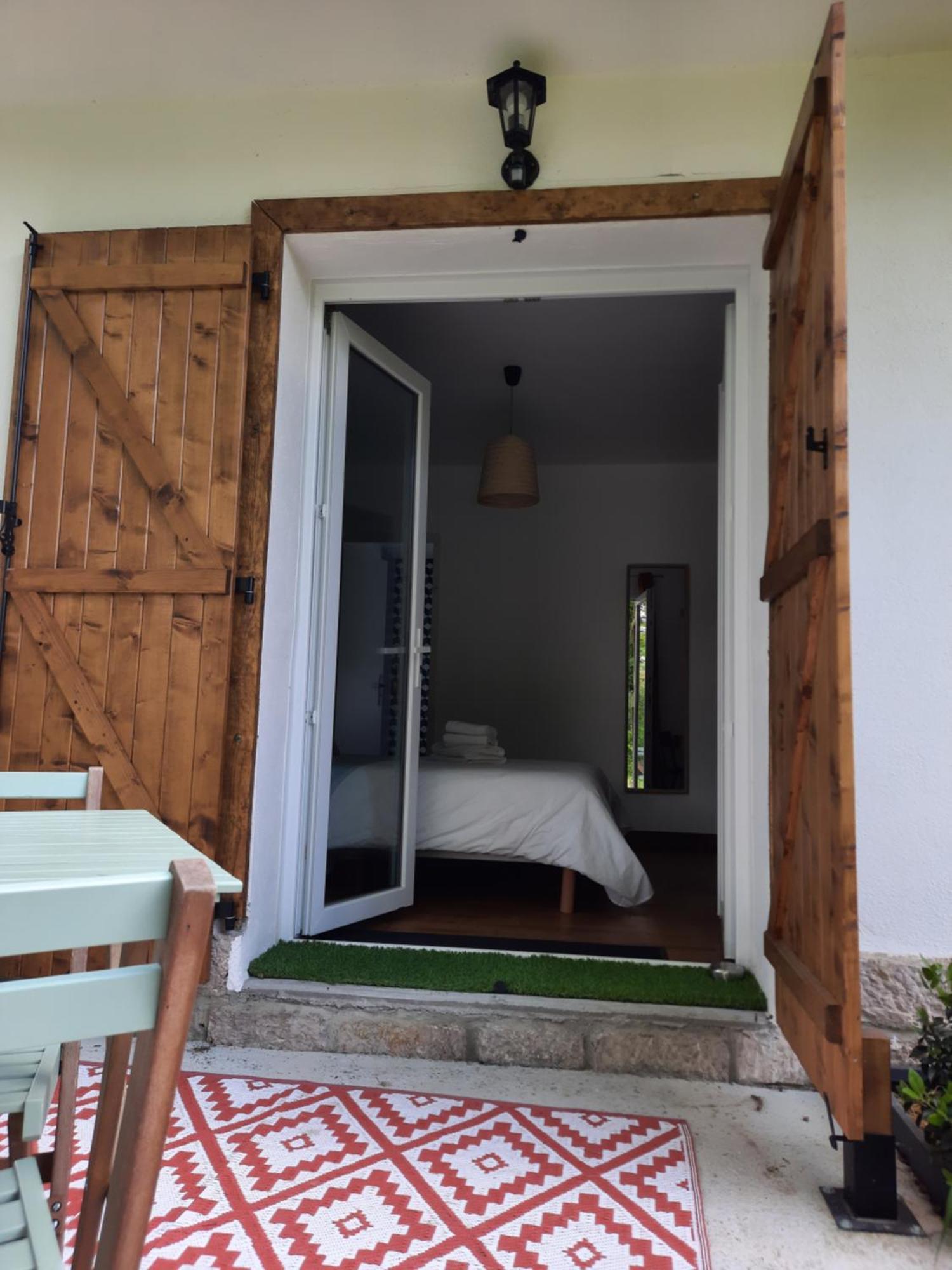Bed and Breakfast Le Jardin De Moulis, Saint Girons, Ariege, Pyrenees, Exterior foto