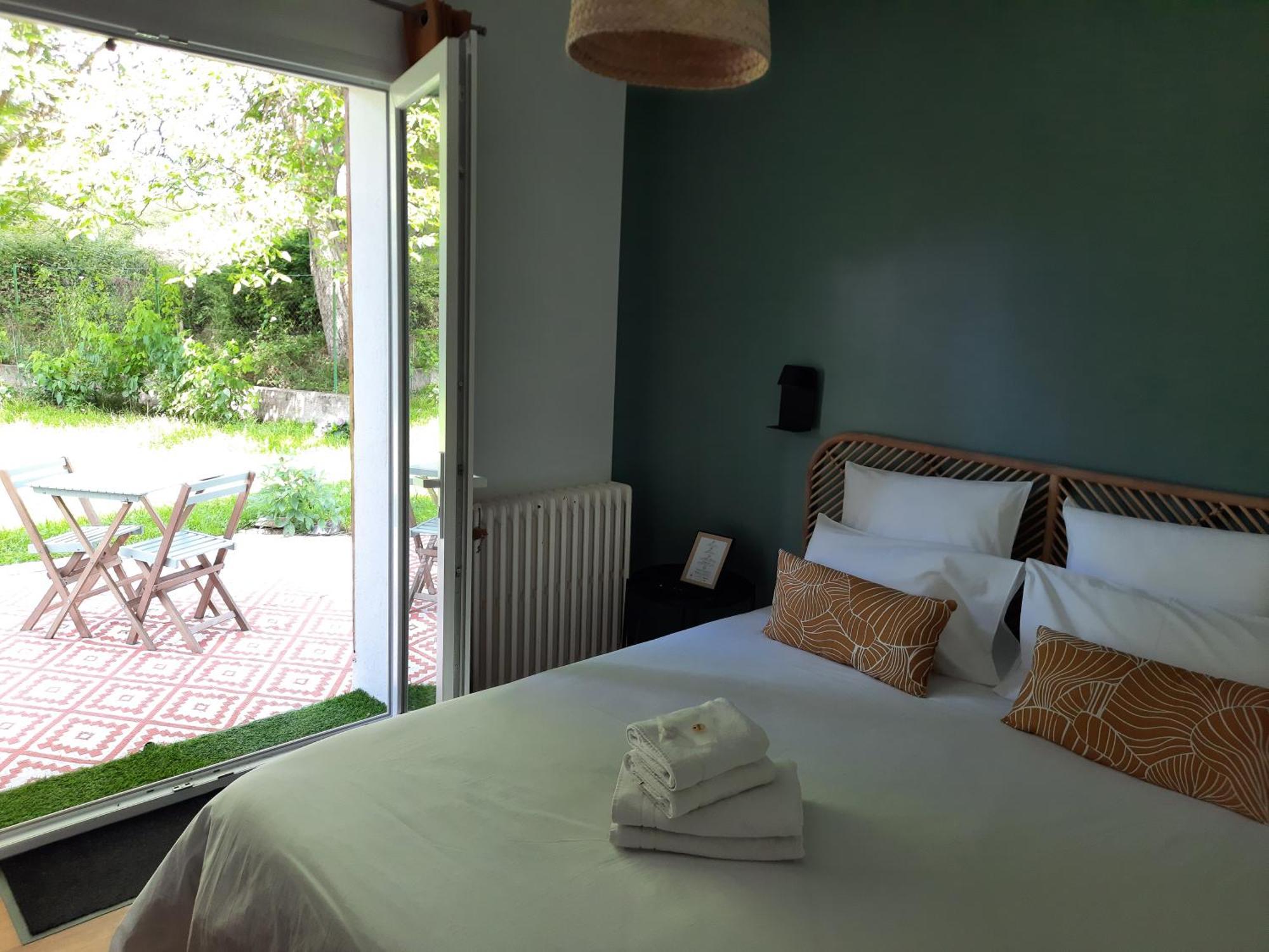 Bed and Breakfast Le Jardin De Moulis, Saint Girons, Ariege, Pyrenees, Exterior foto