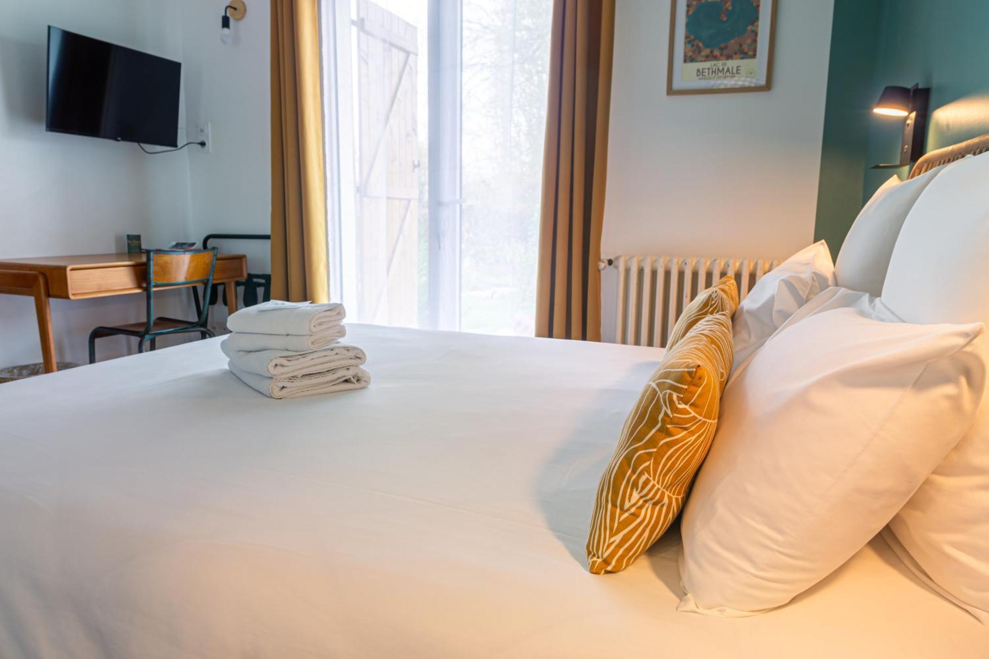 Bed and Breakfast Le Jardin De Moulis, Saint Girons, Ariege, Pyrenees, Exterior foto